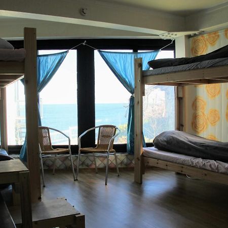 Ostello Redo Backpacker'S Gangneung Esterno foto