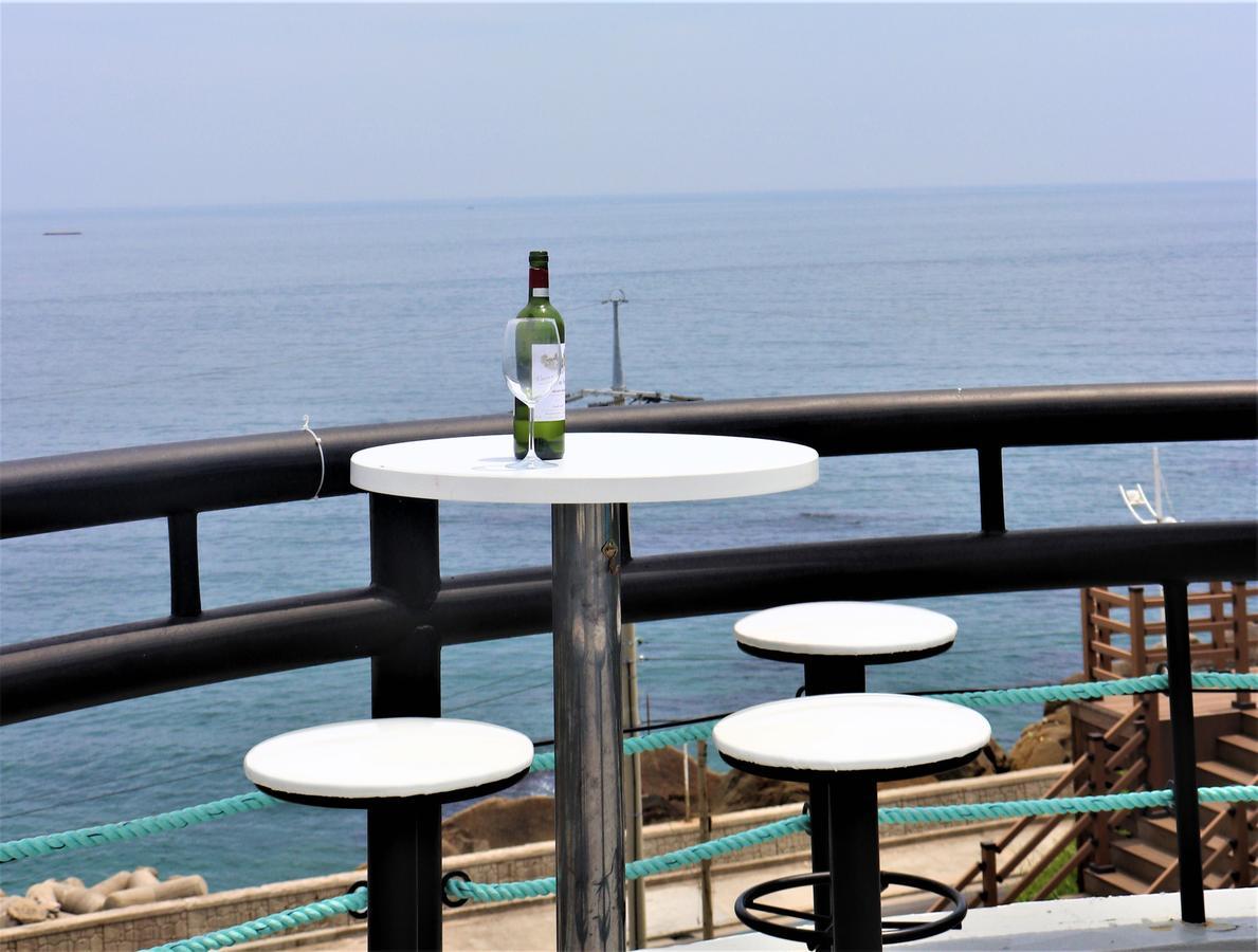 Ostello Redo Backpacker'S Gangneung Esterno foto