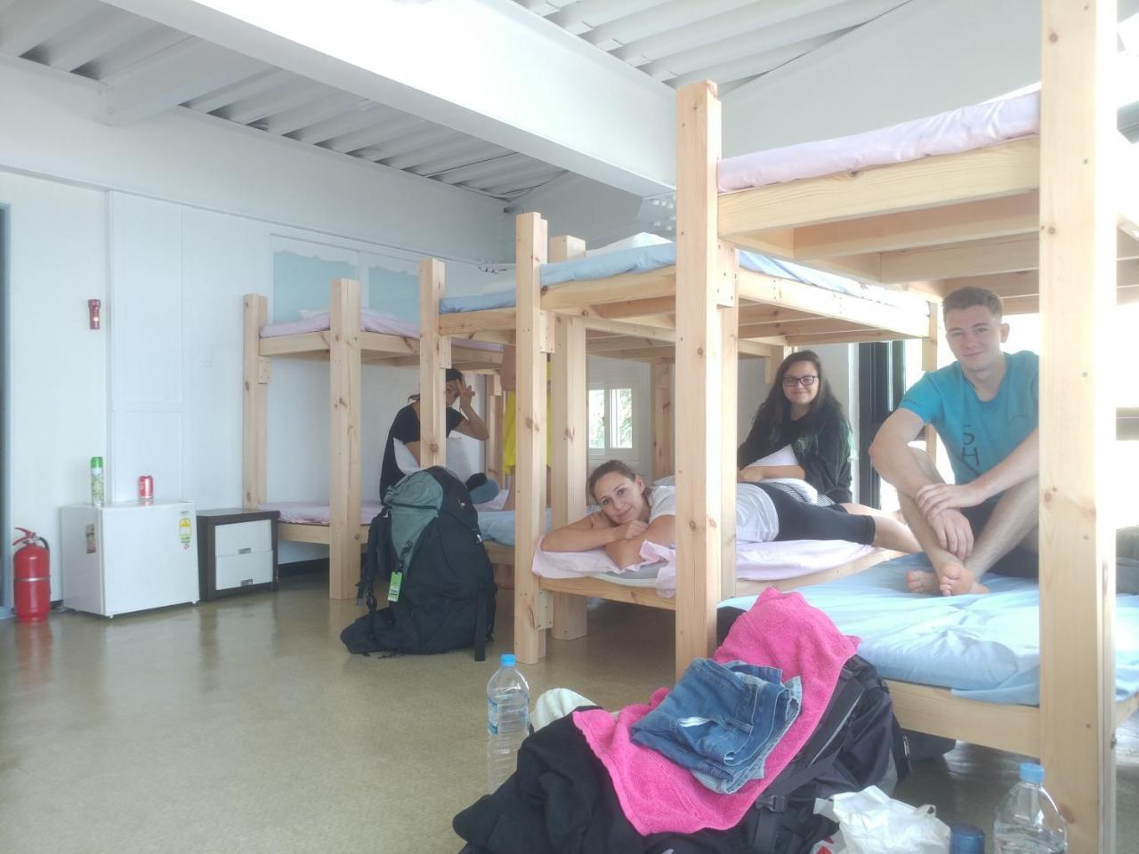 Ostello Redo Backpacker'S Gangneung Esterno foto